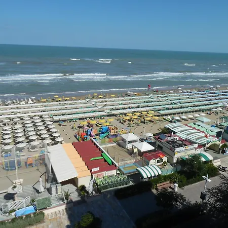 Daniel's Fronte Mare 3*