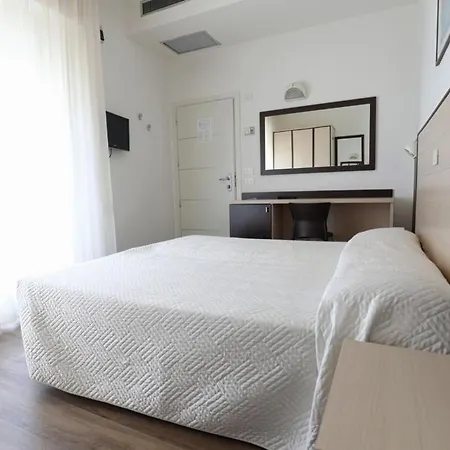 Daniel's Fronte Mare 3* ريتشيوني