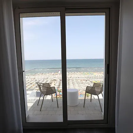 فندق Daniel's Fronte Mare 3*