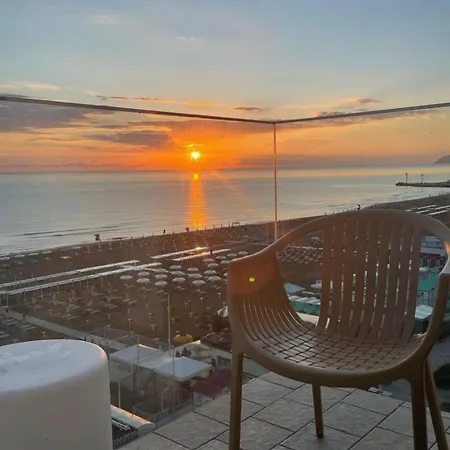 Hotell Daniel's Fronte Mare 3*