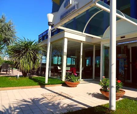Hotel Daniel'S Fronte Mare 3*