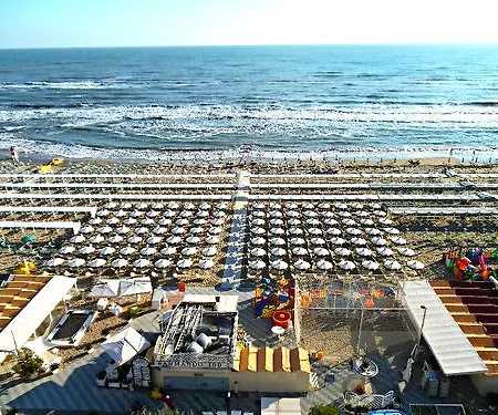 Daniel's Fronte Mare 3* ريتشيوني