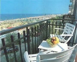 Daniel's Fronte Mare ホテル 3*